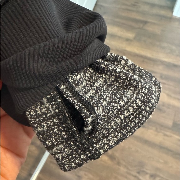 Lululemon Gray and Black Zip-Up Hoodie Size 4 - Picture 6 of 13